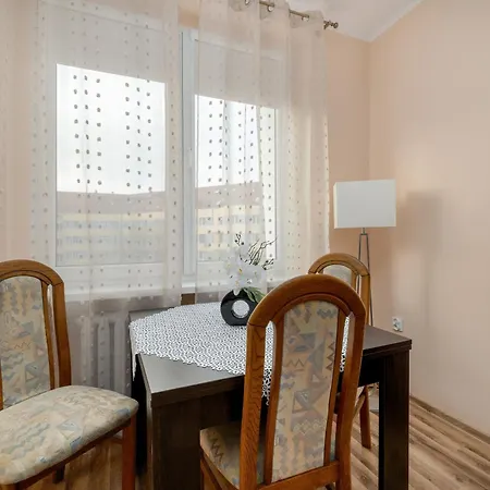 アパート Dlugosza Homely By Bookinghost *